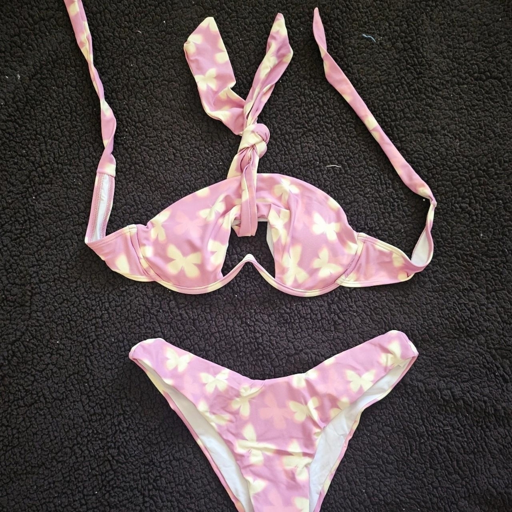 Brand new bikini - Picture 4 of 5